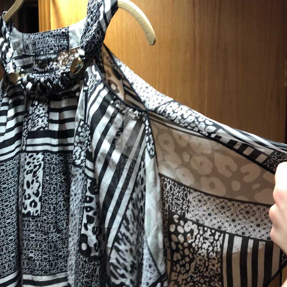 Pattern Summer Blouse - Picture 2 of 3